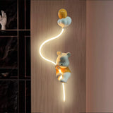 Amico Wall Lamp