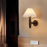 Aveil  Wall Lamp